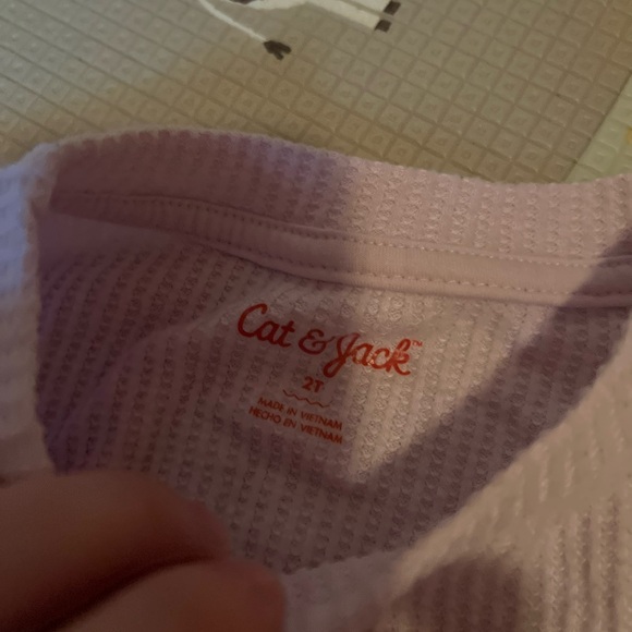 Cat and Jack purple sweater size 2T - Picture 2 of 3